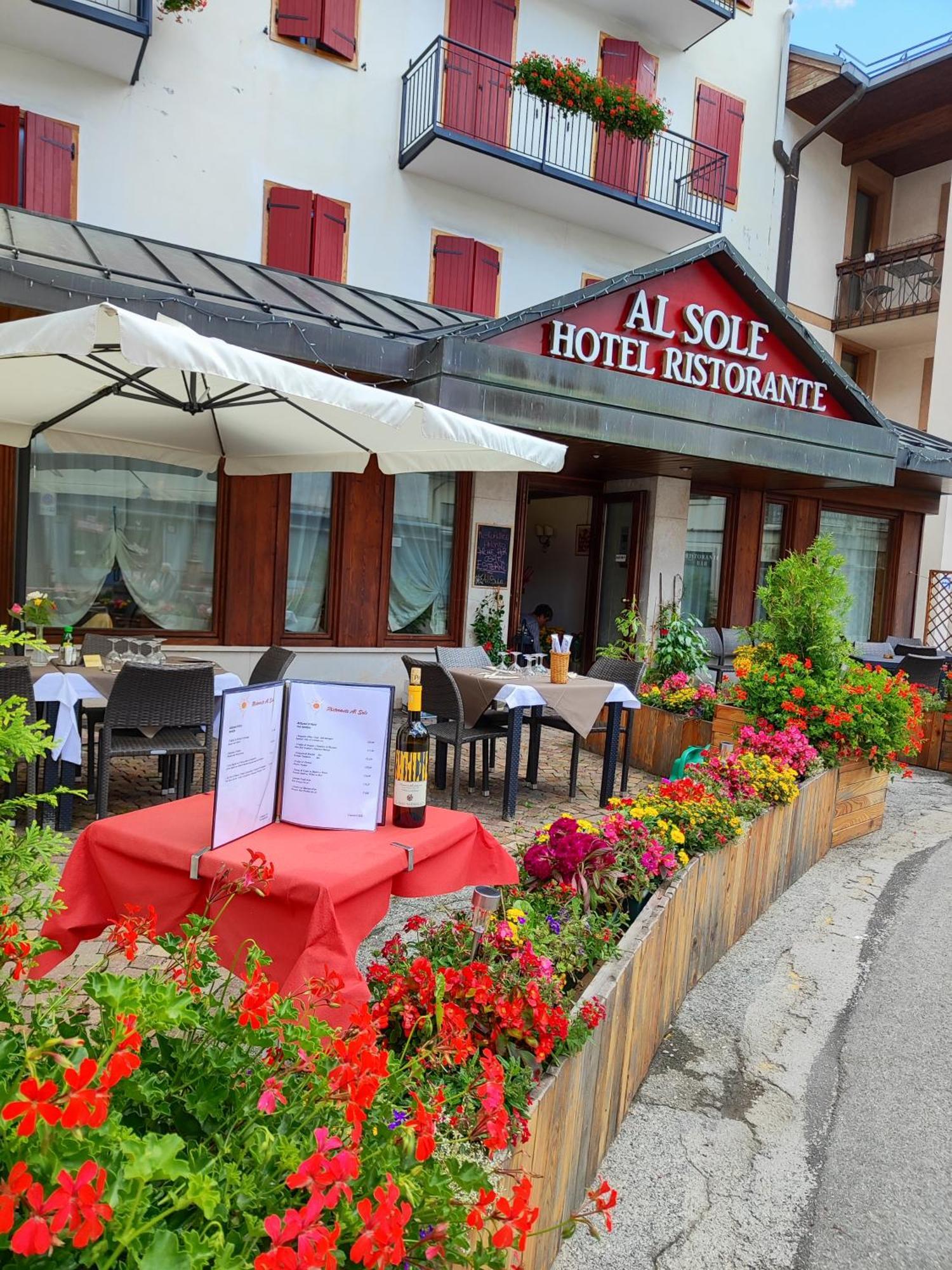 Al Sole Hotel Ristorante Dal 1870 피에베디카도레 외부 사진