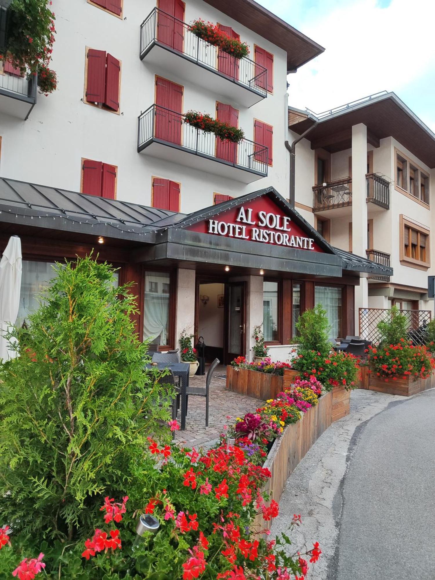 Al Sole Hotel Ristorante Dal 1870 피에베디카도레 외부 사진